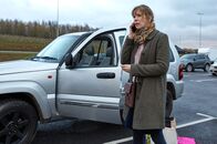 Charlotte Link - Die Suche – Deborah (Milena Dreissig) fürchtet um ihre verschwundene Tochter.