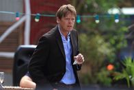 Death in Paradise – Humphrey (Kris Marshall) deckt die wahren Umstände des Selbstmords auf.