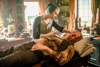 Outlander - Die Highland-Saga – Lauren Lyle (Marsali), Ned Dennehy (Lionel Brown).