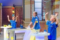 1, 2 oder 3 – Das Rateteam aus München/Deutschland freut sich auf die Show.