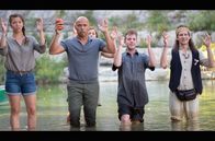 Problemos - Alle tot. Wir nicht. – v.l.) bei einem Ritual