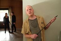 Meiberger - Im Kopf des Täters – Jakob (Hannes Perkmann) bewaffnet und versteckt sich