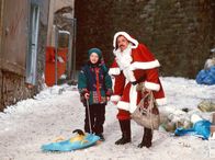 Ein Sack voll Geld – Als Weihnachtsmann: Wolfgang Paschke (Wolfgang Stumph).