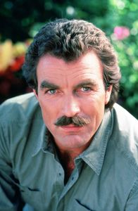 Magnum – Magnums (Tom Selleck) Ex-Frau Michelle taucht plötzlich bei ihm auf, lässt ihre fünfjährige Tochter in seiner Obhut und verschwindet wieder. Weil ein Feind ihres verstorbenen Mannes hinter ihr her ist, der sie umbringen möchte ...