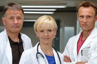 In aller Freundschaft – Thomas-Rühmann als Dr. Roland Heilmann, Andrea Kathrin Loewig als Dr. Kathrin Globisch, Bernhard Bettermann als Dr. Martin Stein