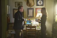 Navy CIS – Marine Sergeant John Ross (Drew Carey, l.); Jack (Maria Bello, r.)