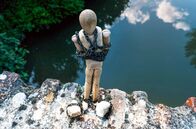 Die Inquisition – Die mittelalterliche Gottesprobe: Die beschuldigte Person wurde gefesselt ins Wasser geworfen – ging sie unter, war sie unschuldig, schwamm sie an der Oberfläche, deutete dies auf Schuld hin.
