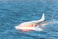 Mayday - Alarm im Cockpit – Absturz des ins Meer fallenden Flugzeugs, Explosion durch Spritzer auf dem Wasser