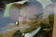 Transporter - The Mission – Ex-Elitesoldat Frank Martin (Jason Statham) ist Spezialist für die Lieferung hochsensibler Waren. Wenn es sein muss, setzt er dafür sogar sein Leben aufs Spiel. In Miami hat er jetzt den Auftrag für einen ungewöhnlich komfortablen Job bekommen. Er soll ein Kind sicher zur Schule und zurück bringen. Doch als Männer eines weltweit operierenden Drogenkartells den Jungen vor seinen Augen entführen und ihn mit einem tödlichen Virus infizieren, beginnt für Frank ein unerwartet gnadenloser Kampf