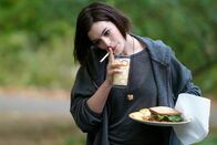 Rachels Hochzeit – Kym (Anne Hathaway), das labile Zentrum ihrer Familie.