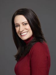 Community – (6. Staffel) - Wird an Bord geholt, um Greendale zu retten: Frankie (Paget Brewster) ...