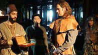 Terra X: Marco Polo - Entdecker oder Lügner? – Marco Polo (Ben Braun, r.) erhält ein goldenes Visum, um im Auftrag des Khans durch China zu reisen.