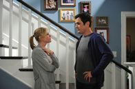 Modern Family – Claire Dunphy (Julie Bowen, l.); Phil Dunphy (Ty Burrell, r.)