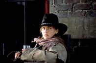 Schneller als der Tod – Die abgebrühte Ellen (Sharon Stone) findet sich selbst in der zwielichtigen Präriestadt „Redemption“ zurecht.