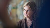 Die Chefin – Vera Lanz (Katharina Böhm) macht sich wegen des frei herumlaufenden Mörders Sorgen um ihre Tochter Zoe.