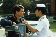 Eine Frage der Ehre – Lt. Daniel Kaffee (Tom Cruise, l.) und Lt. Cdr. Joanne Galloway (Demi Moore, r.) arbeiten zusammen. Gemeinsam müssen sie herausfinden, wer wirklich Schuld an dem Tod des Soldaten William Santiago trägt.