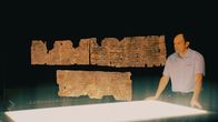 Strangest Things – Die 2.000 Jahre alten Schriftrollen vom Toten Meer sind für Archäologen eine Sensation. Sie enthalten einige der ältesten Texte der Hebräischen Bibel.