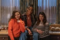 Charmed – L-R: Maggie Vera (Sarah Jeffery), Kaela (Lucy Barrett) und Mel Vera (Melonie Diaz)