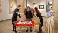Was schätzen Sie ...? – Hermés Seidentuch; Regina Herbst, Karl Hohenlohe, Jasmin Dobnig.
