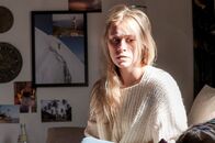 Der Bergdoktor – Marie Dorfner (Sina Tkotsch) könnte eigentlich an einer lebensrettenden Studie teilnehmen, doch eine Infektion verhindert dies. Ist es vielleicht schon zu spät?
