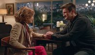 The Rookie – Der Besuch seiner Mutter Evelyn (Fances Fisher) verlangt Nolan (Nathan Fillion) so einiges ab. Neben der anstrengenden Ausbildung als Polizist, muss sich Nolan um die "Geschäftsidee" seiner Mutter kümmern, was ihn auf dem Revier in eine unangenehme Lage bringt.