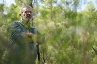 Pakt mit der Natur – Eric Prioré durchstreift die Garrigue mit seiner Rove-Ziegenherde. Die Gemeinde Septèmes-les-Vallons hat ihm für die 125 Tiere insgesamt 600 Hektar Land zur Verfügung gestellt.