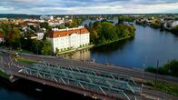Die schönsten Berliner Inselparadiese – Spannende Stadt- und amüsante Kiezgeschichten. Von der Fischerinsel bis nach Friedrichshagen, vom Gendarmenmarkt ins Märchenviertel. Bunte Kieze und quirliges Leben sowie idyllische Orte am Stadtrand. Teil 3 unserer Serie führt in den Ostteil der Stadt. - Blick auf Köpenick.