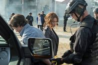 Delete - Das Cyber-Armageddon – Ein Computervirus sorgt in einem Atomreaktor fast für eine Kernschmelze. Journalistin Jesse (Erin Gilchrist) stellt Nachforschungen an, da sie an eine Verschwörung glaubt.