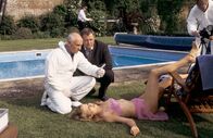 Inspector Barnaby – Dr. Bullard (Barry Jackson, l.), DCI Barnaby (John Nettles, M.) und Melissa Townsend (Lucy Punch, r.).