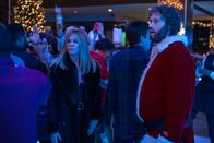 Office Christmas Party – Chefin Carol (Jennifer Aniston) hat mit ihrem Bruder Clay (T.J. Miller) noch ein Hühnchen zu rupfen