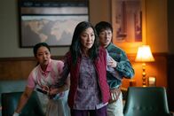 Everything Everywhere All at Once – Everything Everywhere All at Once Turbulentes Familienleben: Stephanie Hsu als Joy Wang, Michelle Yeoh als Evelyn Wang, Ke Huy Quan als Waymond Wang Copyright: SRF/Filmcoopi