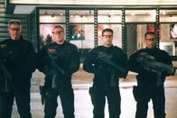 Universal Soldier - Die Rückkehr – v.r.)