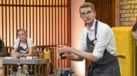 Familien-Kochduell – Familie Prantl (orange) gegen Familie Fröhlich (gelb) mit Steffen Henssler