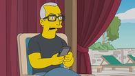 Die Simpsons – "Die Simpsons", "Bildschirmlos." Die Simpsons verbringen immer mehr Zeit vor den Bildschirmen. Vertieft in eine Fernsehshow, übersehen sie, das ein Nachbar unter einem umgefallenen Baum in ihrem Garten feststeckt. Als Maggie unter dem Suchtverhalten zu leiden beginnt, zieht Marge die Notbremse und verordnet allen ein Bildschirm-Verbot. Nur eine halbe Stunde pro Woche dürfen sie vor den Geräten verbringen. Bald zeigt sich allerdings, dass Marge ihre eigene Vorschrift unterwandert.