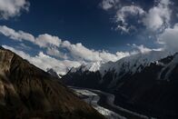 Bergwelten – Landschaftsbild in Richtung Baltoro während ServusTVs "Bergwelten - Erstbesteigung des Cherireen Sar" im Shimshal Valley, Pakistan am 28.07.2025