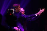 Die beste Show der Welt – Lassen sich von den Pärchen in der Show "Nur die Liebe zahlt" inspirieren: Joko (l.) und Klaas (r.) ...