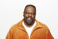 The Neighborhood – (1. Staffel) - Calvin Butler (Cedric the Entertainer)