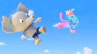 Mamfie – Mamfie, Takolo und Pinkie fliegen gemeinsam durch die Luft. Mamfie und Takolo brauchen dafür allerdings ein Trampolin.