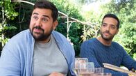 Der Lügner – Jérôme (Tarek Boudali, re.) und Thibault (Victor Artus Solaro) halten zusammen.