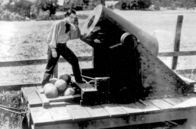 Der General – Gray (Buster Keaton) gerät zwischen die feindlichen Fronten – dabei ist er nur auf der Suche nach seiner geliebten Lok.