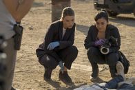 Lucifer – Chloe (Lauren German, l.); Ella (Aimee Garcia, r.)