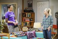The Big Bang Theory – L-R: Sheldon (Jim Parsons) und Penny (Kaley Cuoco)