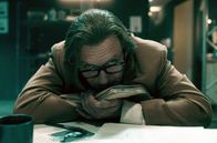 Bad Director – Die Proben am Filmset laufen nicht so, wie es Gregor Samsa (Oliver Masucci) geplant hatte.