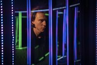 Crazy Fun Park – Chester (Henry Strand) im Spiegellabyrinth.