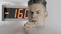 Die Wahrheit über ... – Moderator Sven Oswald im Selbstversuch bei einer Kryotherapie.