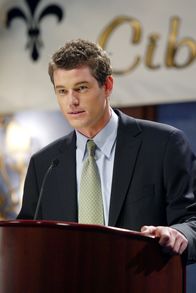 Charmed - Zauberhafte Hexen – Versehentlich erhält Phoebe ein anderes Karma. Als Jason (Eric Dane) endlich begreift, dass diese Phoebe nicht seine Phoebe ist, benutzt er ein Zauberelixier von Richard, dass sie vom Mata Haris Karma wieder befreit ...