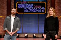 Wer weiß denn sowas? – Moderatorin Jessy Wellmer (r.).
