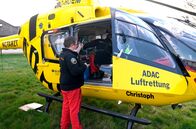 Die Unfallklinik – Prof. Dr. Matthias Münzberg (Notarzt) vom Heli-Team, das den verletzten Ralf abholt.