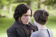 Jane Eyre – Rochester (Toby Stephens, l.); Jane Eyre (Ruth Wilson, r.)