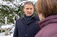 Sturm der Liebe – Christoph (Dieter Bach, l.) rät Theo (Lukas Leibe, r.), das offene Gespräch mit seinem Vater zu suchen.